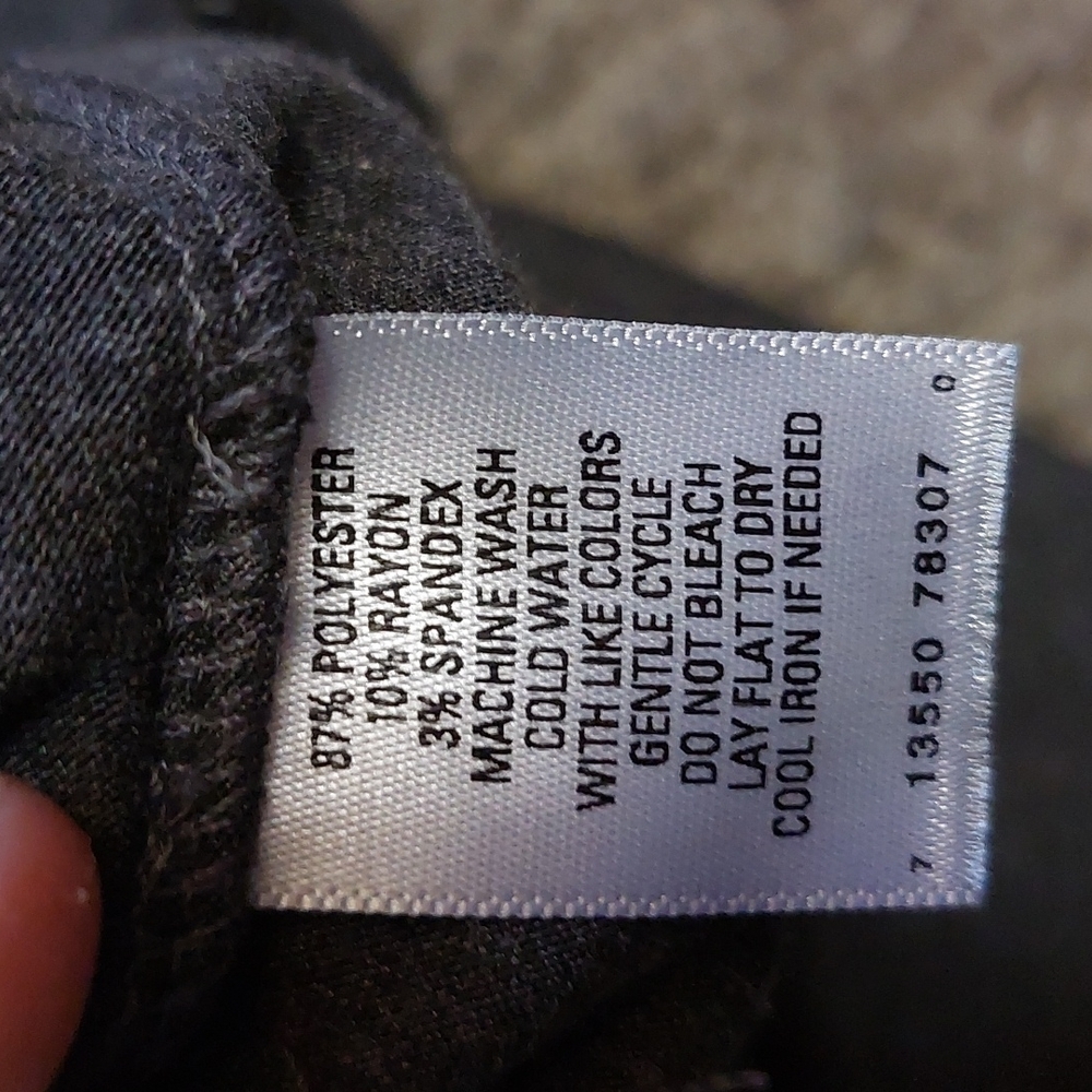 Grey skirt below knees size Large - Picture 5 of 5